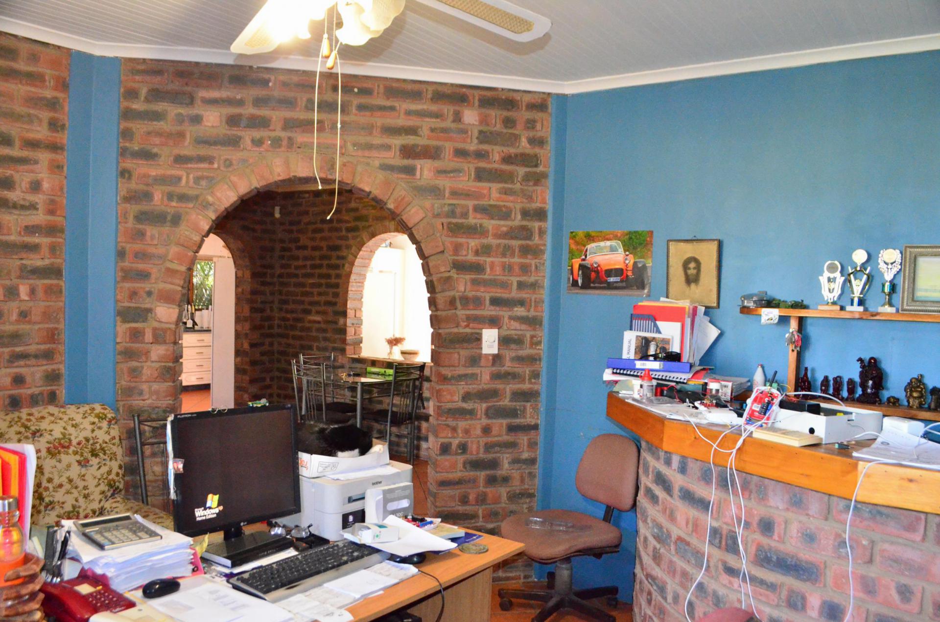 TV Room - 18 square meters of property in Scottburgh
