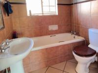 Bathroom 1 - 6 square meters of property in Mooikloof Ridge