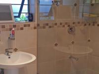 Bathroom 1 - 6 square meters of property in Newholme
