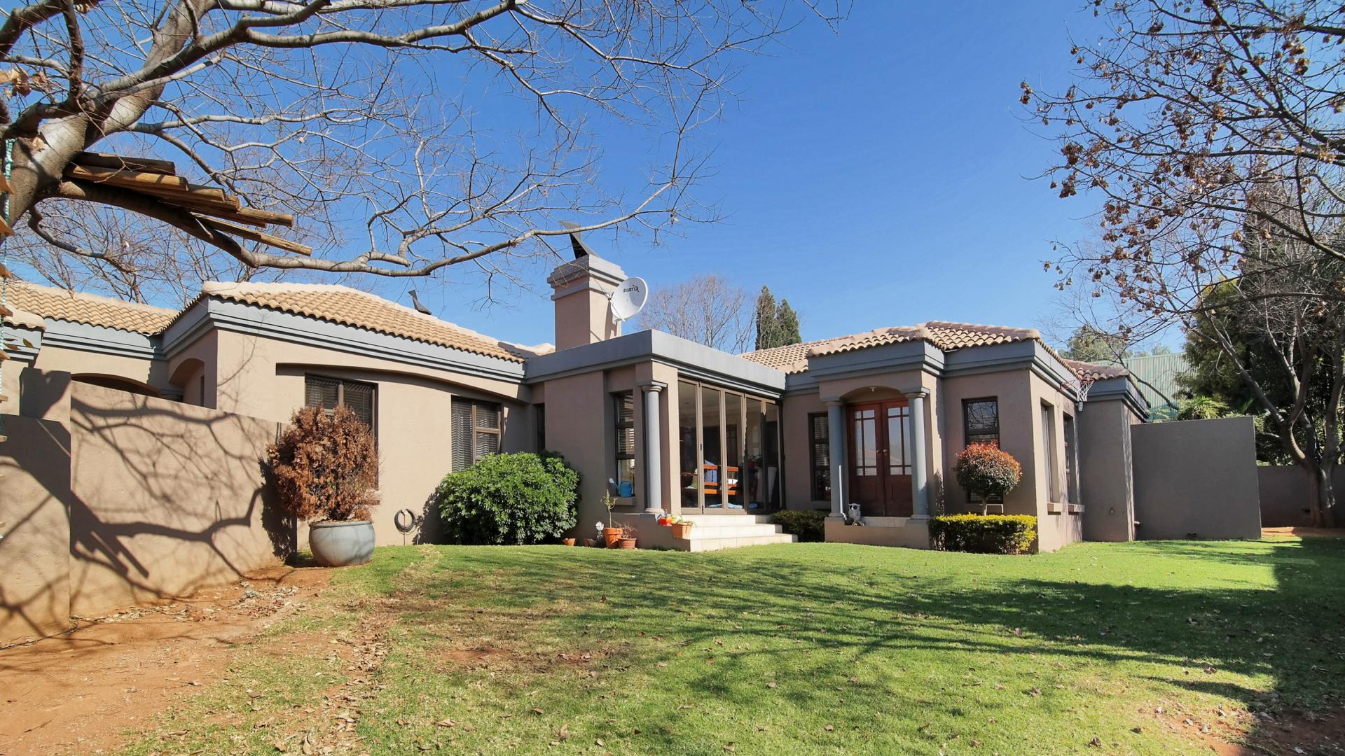 Front View of property in Woodhill Golf Estate