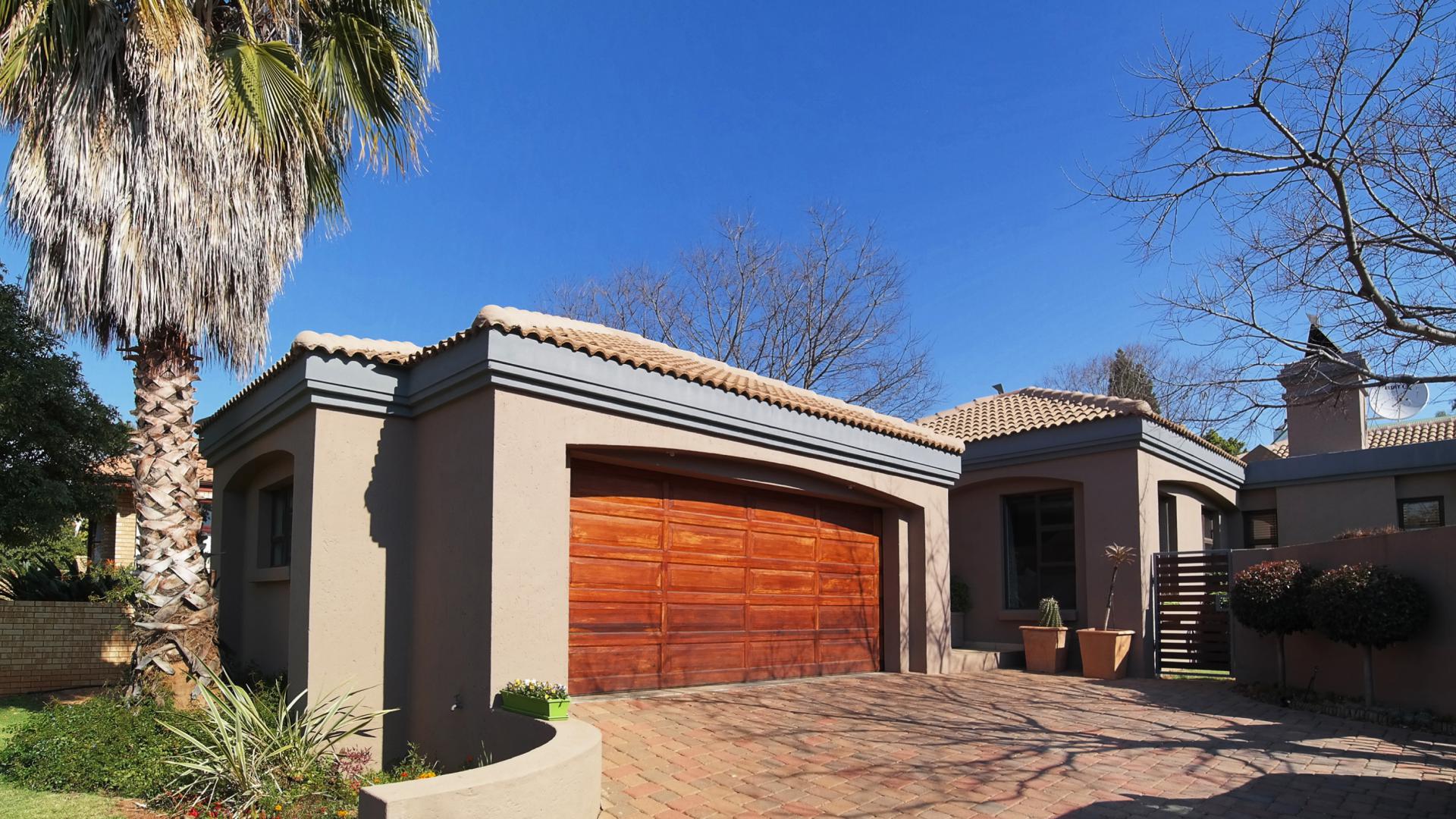 Front View of property in Woodhill Golf Estate