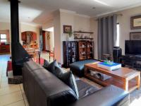 Lounges - 65 square meters of property in Woodhill Golf Estate