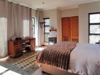 Main Bedroom - 19 square meters of property in Woodhill Golf Estate