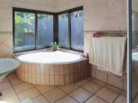 Main Bathroom - 11 square meters of property in Woodhill Golf Estate