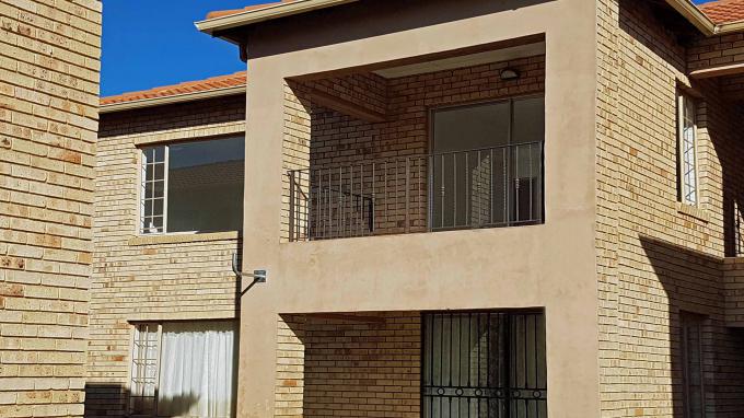 2 Bedroom Sectional Title for Sale For Sale in Vanderbijlpark - Home Sell - MR162458