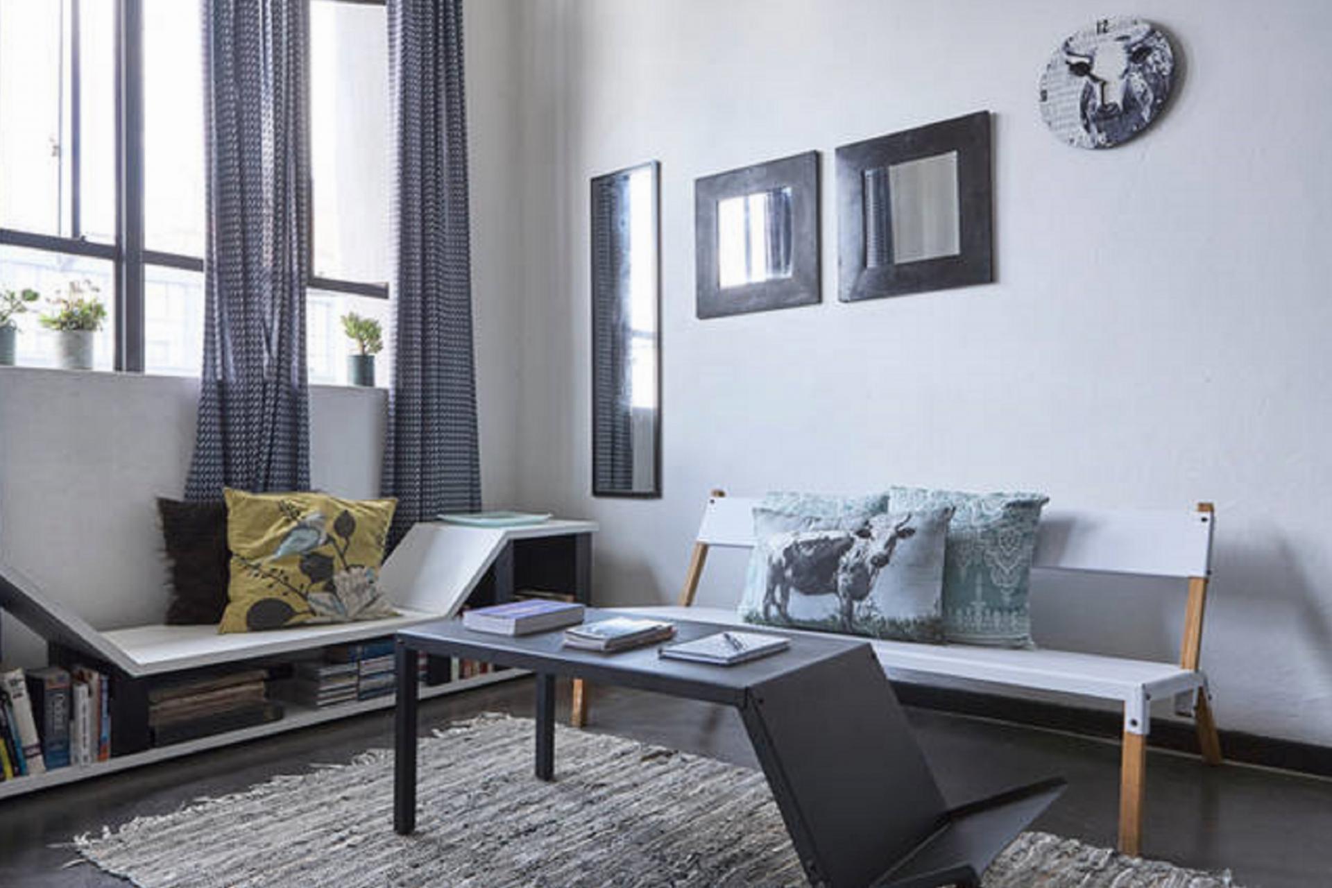 Lounges of property in City and Suburban