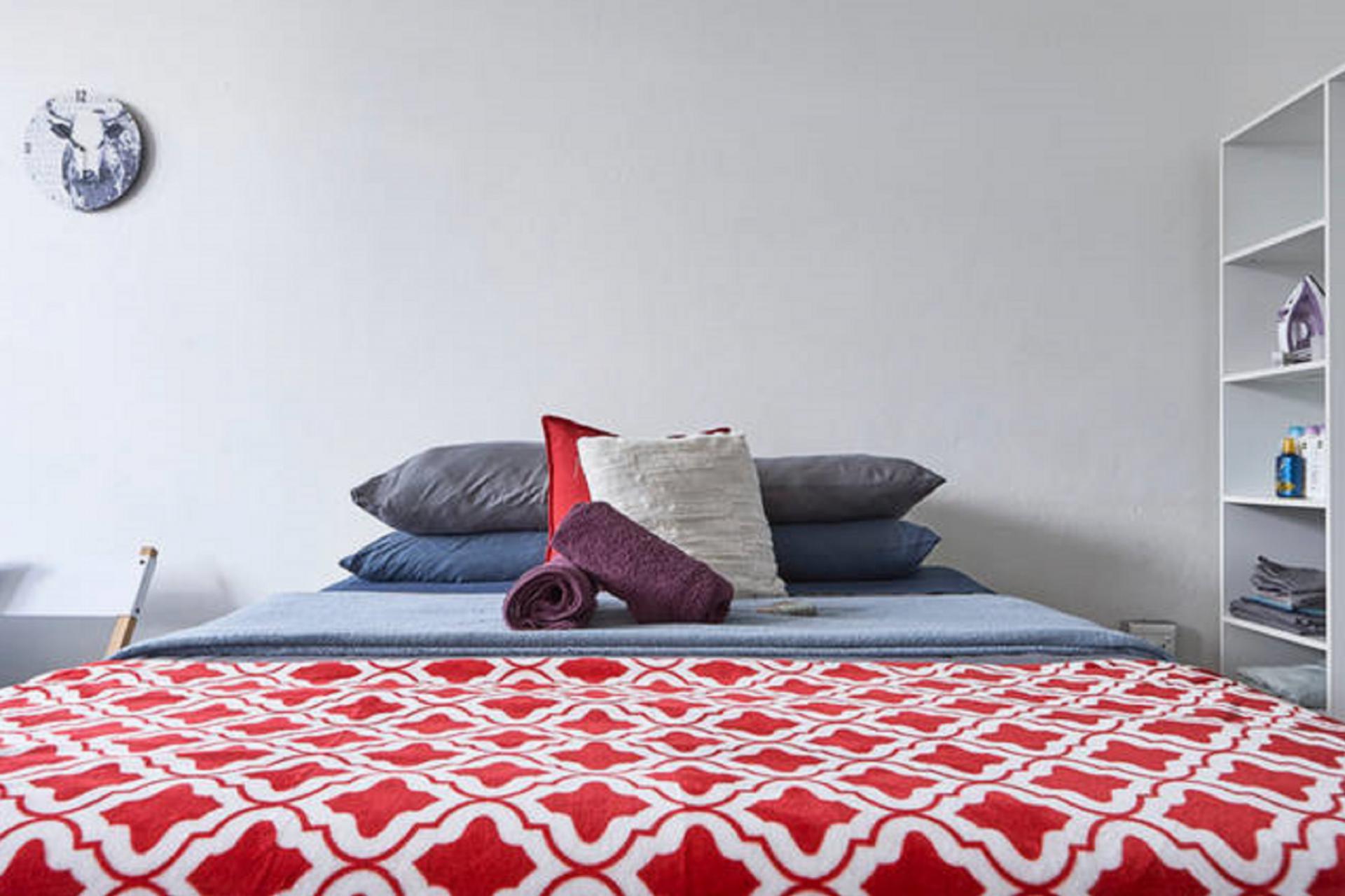 Main Bedroom - 28 square meters of property in City and Suburban