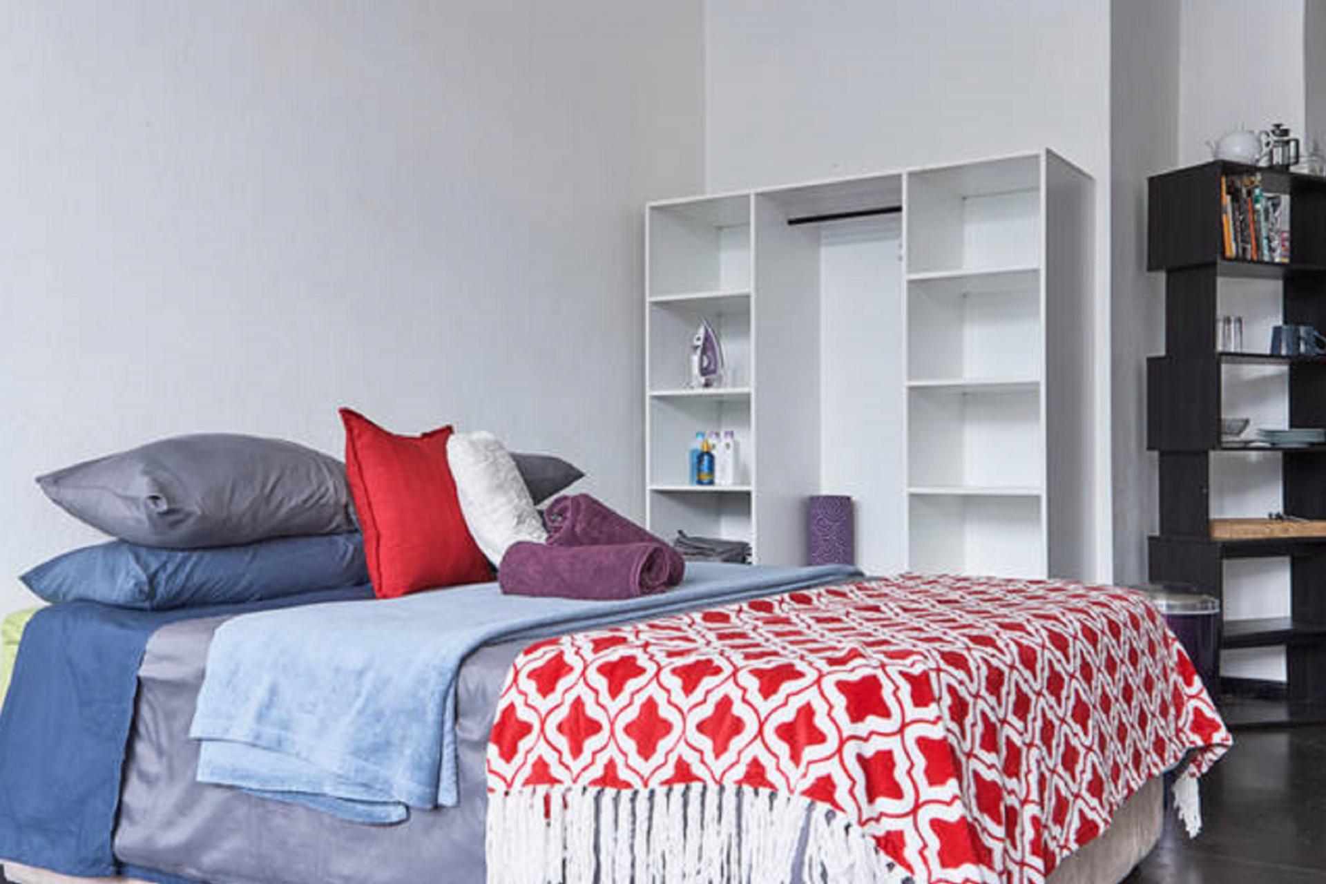 Main Bedroom - 28 square meters of property in City and Suburban