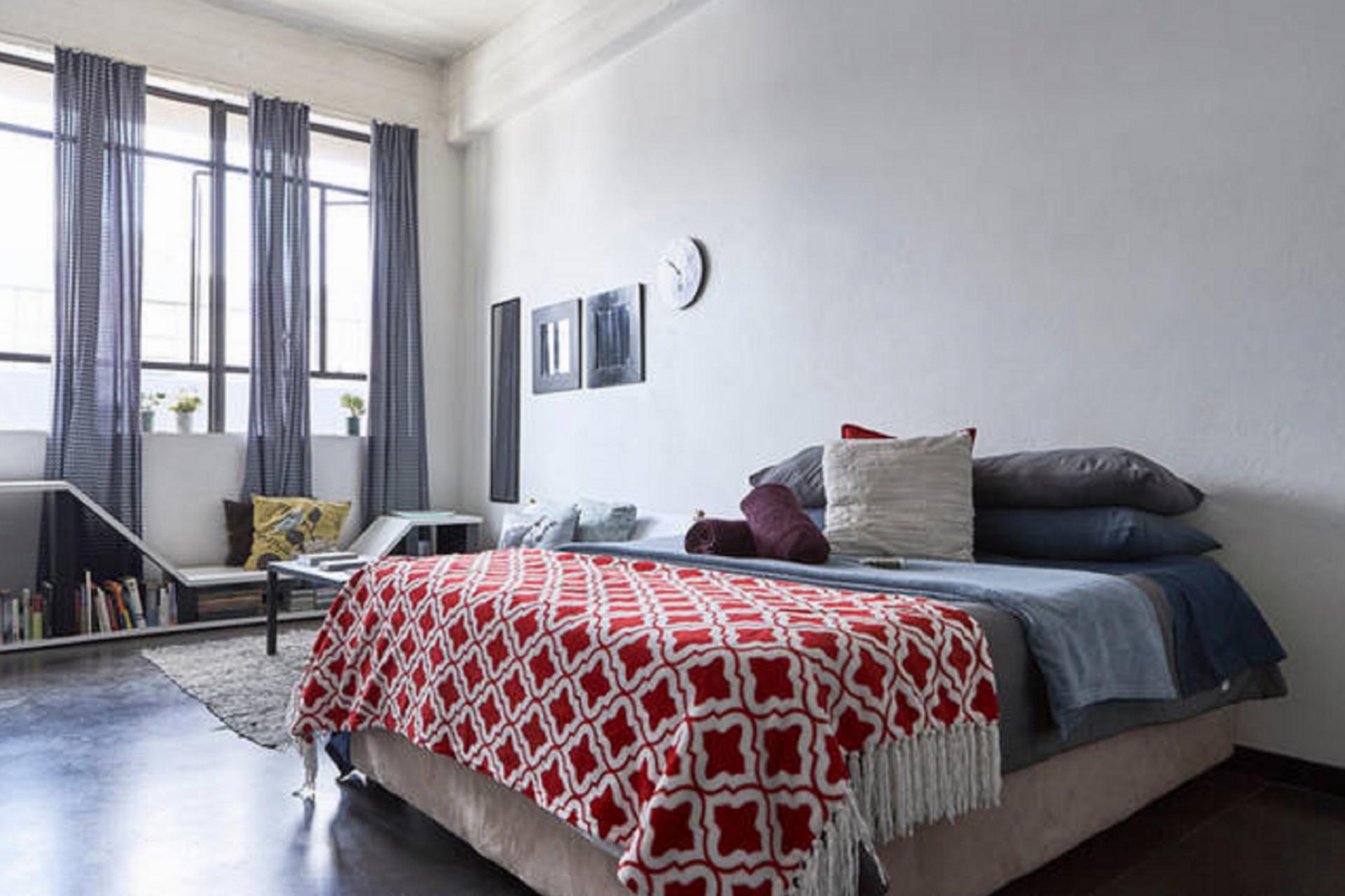 Main Bedroom - 28 square meters of property in City and Suburban