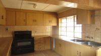 Kitchen - 16 square meters of property in HOMELAKE