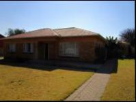 3 Bedroom 2 Bathroom Cluster for Sale for sale in Witpoortjie