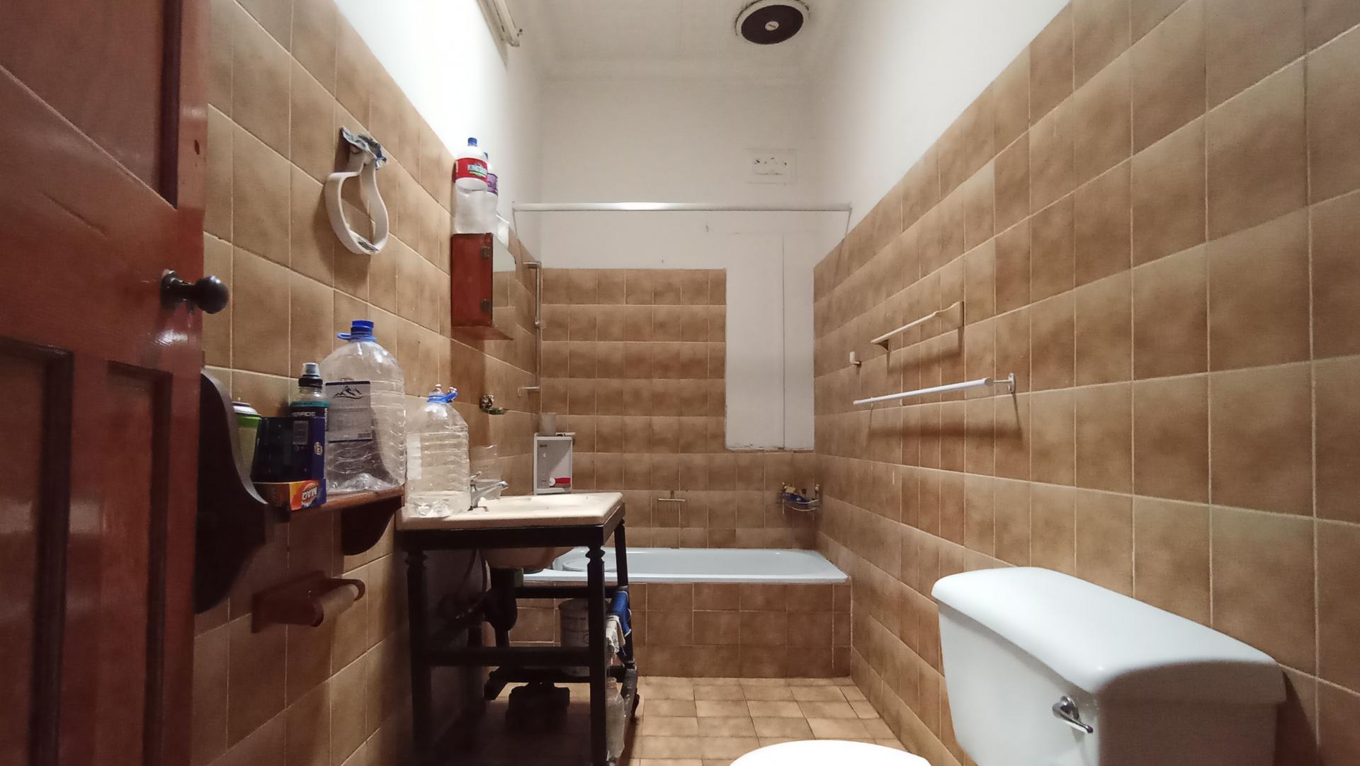 Bathroom 1 - 14 square meters of property in Brixton