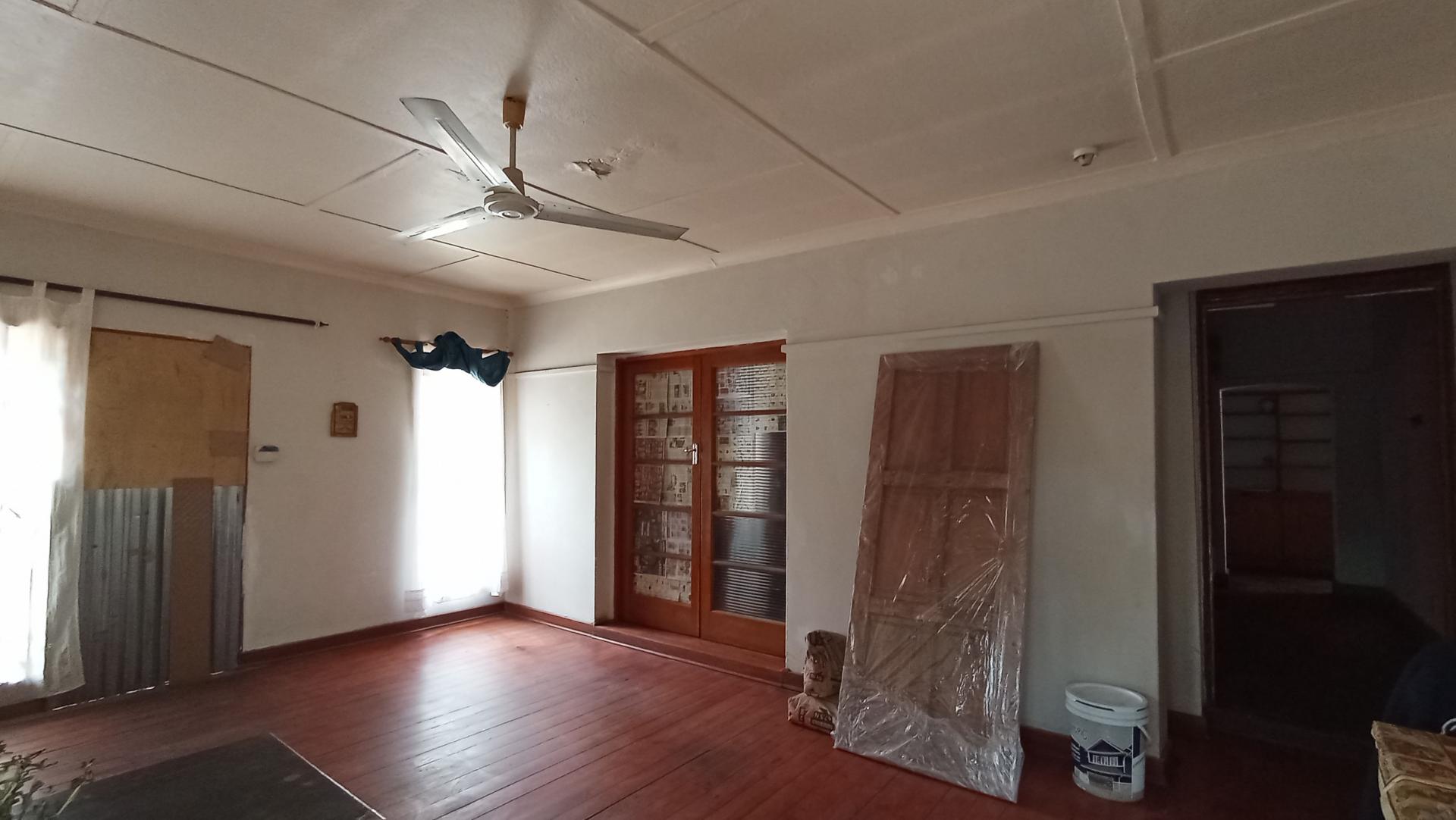 Lounges - 51 square meters of property in Brixton