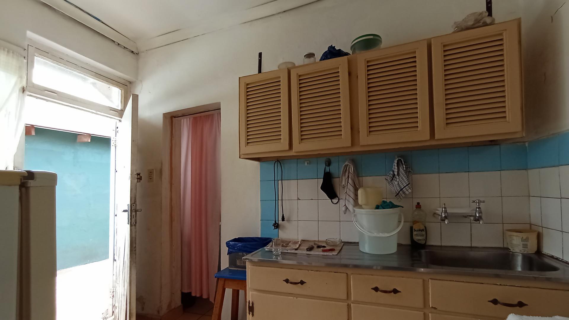 Kitchen - 38 square meters of property in Brixton