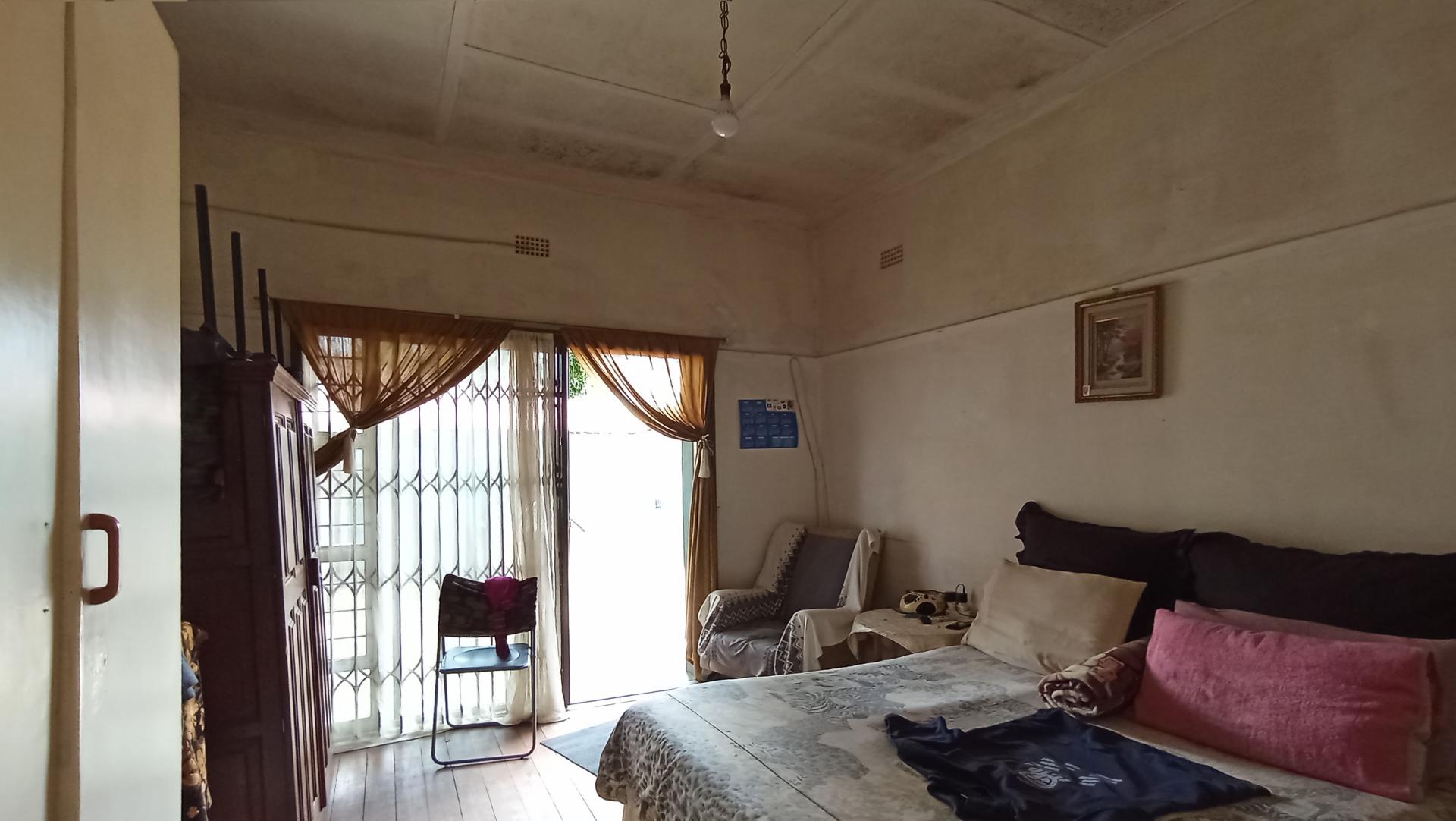 Bed Room 1 - 64 square meters of property in Brixton