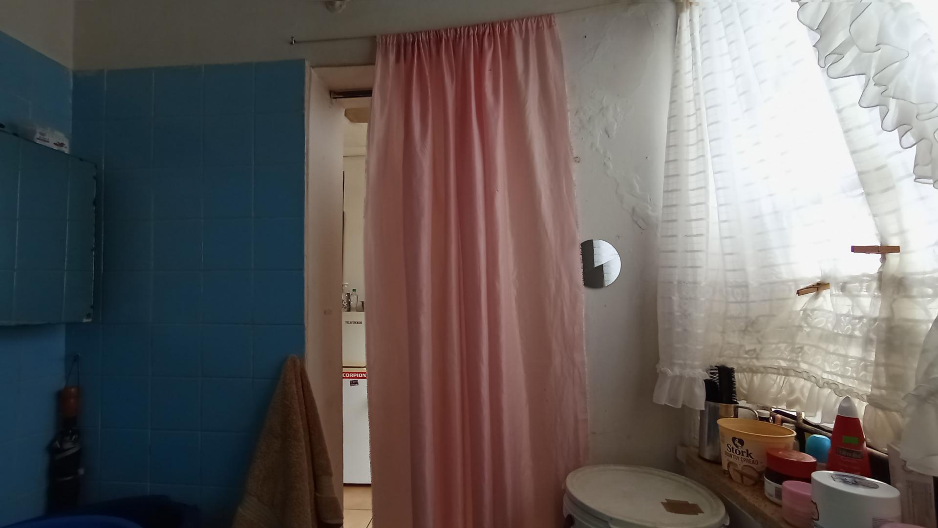 Bathroom 1 - 14 square meters of property in Brixton