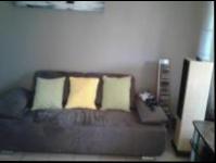 Lounges - 14 square meters of property in Brentwood Park