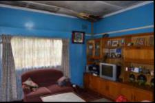 Lounges - 18 square meters of property in Tongaat