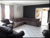 Lounges - 40 square meters of property in Gordons Bay