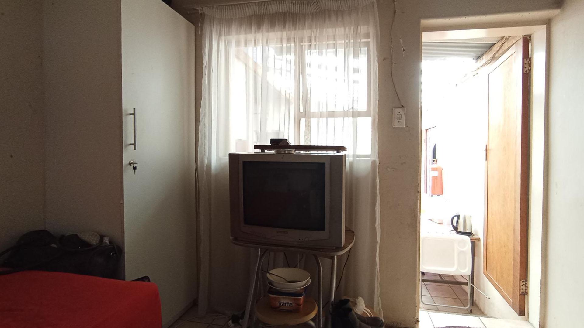 Flatlet - 106 square meters of property in Constantiapark