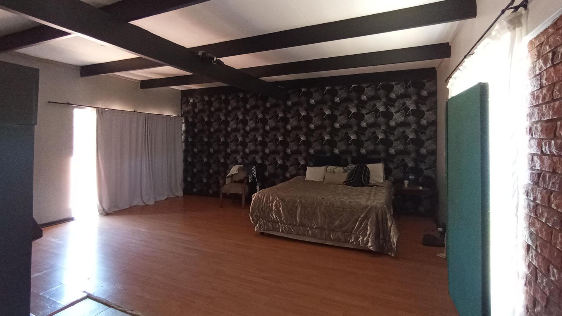 Flatlet - 106 square meters of property in Constantiapark