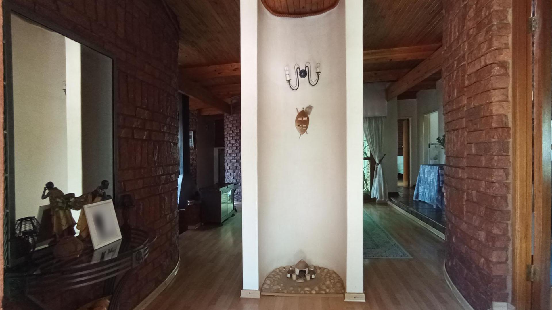 Foyer - 6 square meters of property in Constantiapark