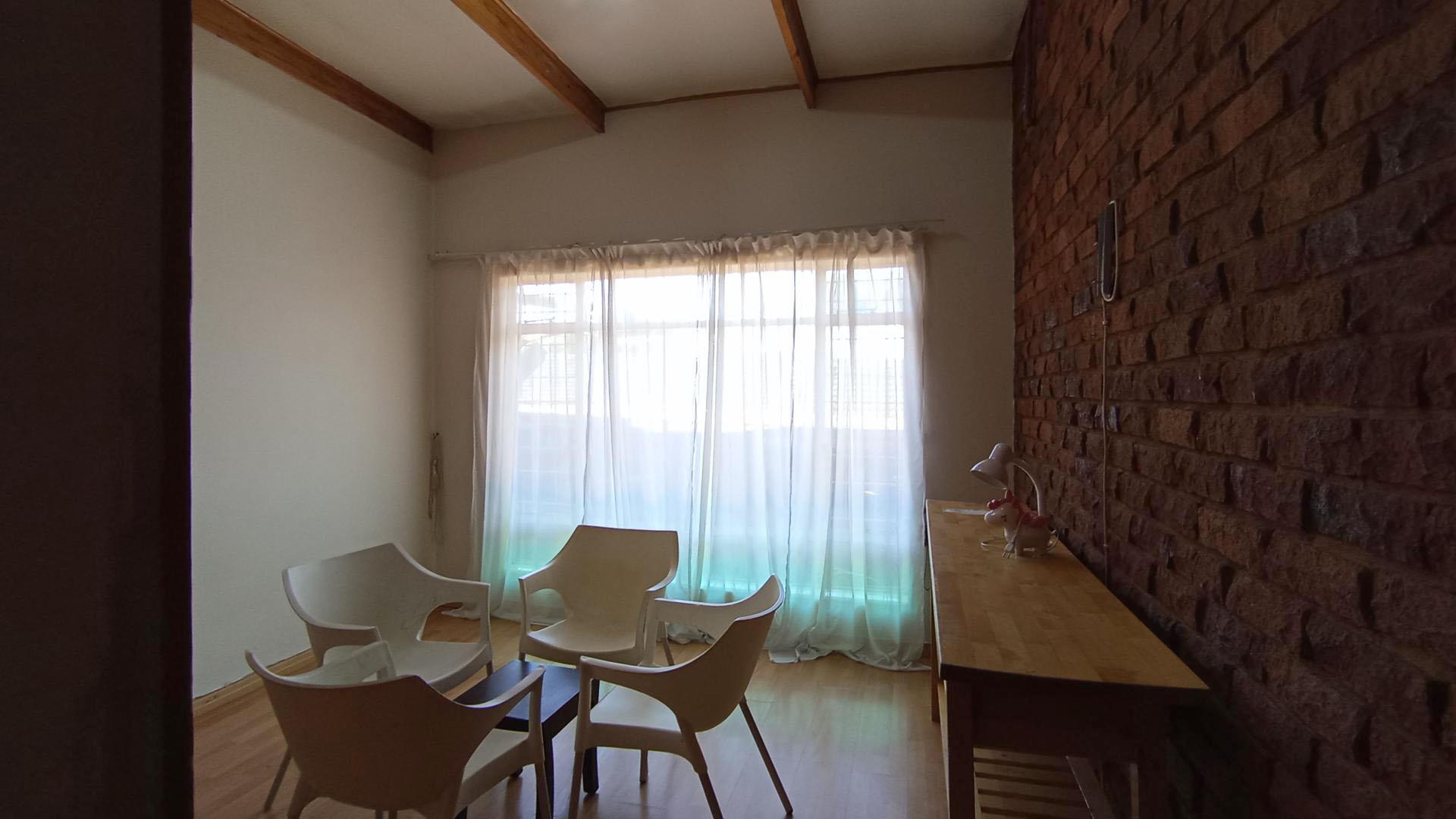 Bed Room 4 - 16 square meters of property in Constantiapark