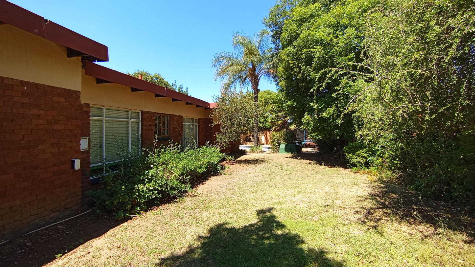 Backyard of property in Constantiapark