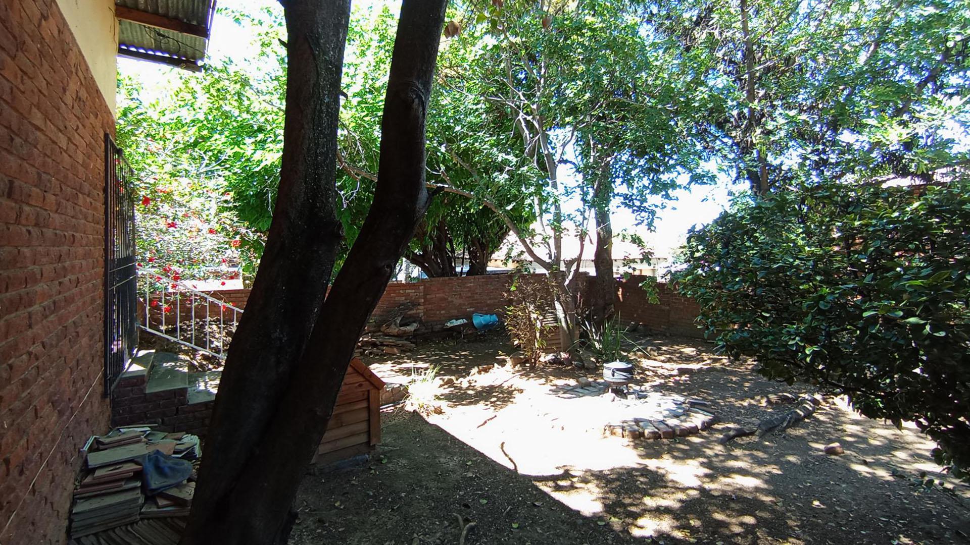 Backyard of property in Constantiapark