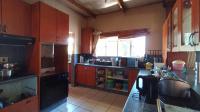 Kitchen - 19 square meters of property in Constantiapark