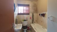 Bathroom 1 - 4 square meters of property in Noordwyk