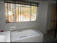 Bathroom 1 - 10 square meters of property in Benoni
