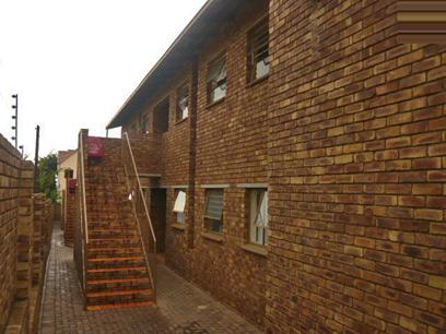 2 Bedroom Simplex for Sale For Sale in Ferndale - JHB - Home Sell - MR16308