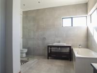 Main Bathroom of property in Heron Hill Estate