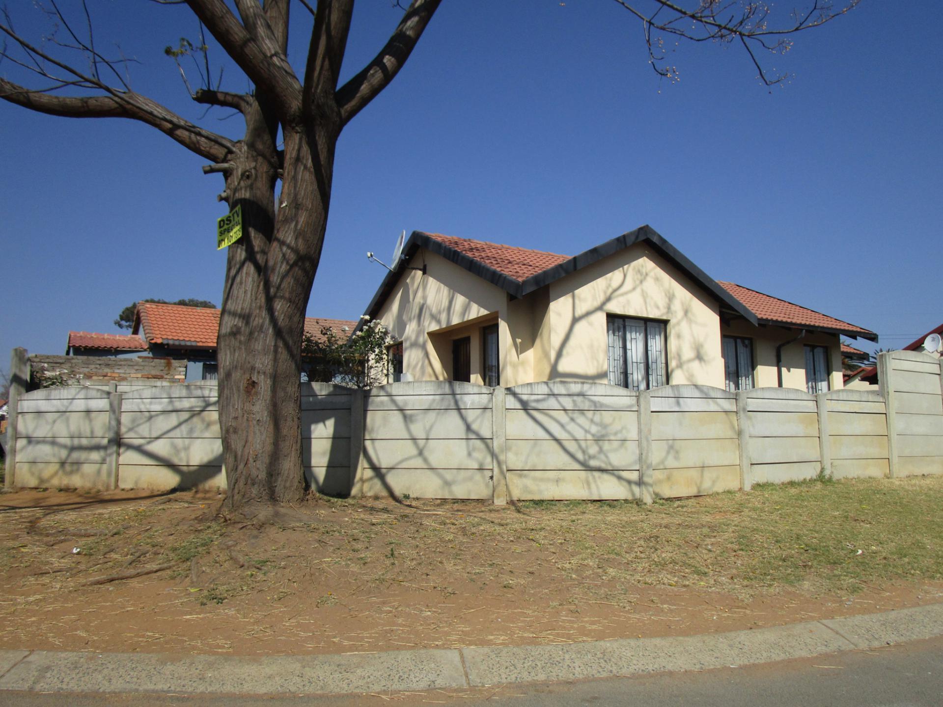 Front View of property in Regents Park