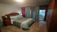 Bed Room 1 - 77 square meters of property in Meer En See