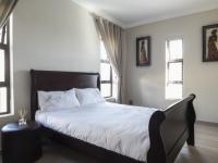 Bed Room 1 - 16 square meters of property in Heron Hill Estate