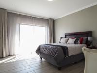 Main Bedroom - 32 square meters of property in Heron Hill Estate