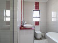 Main Bathroom - 8 square meters of property in Heron Hill Estate