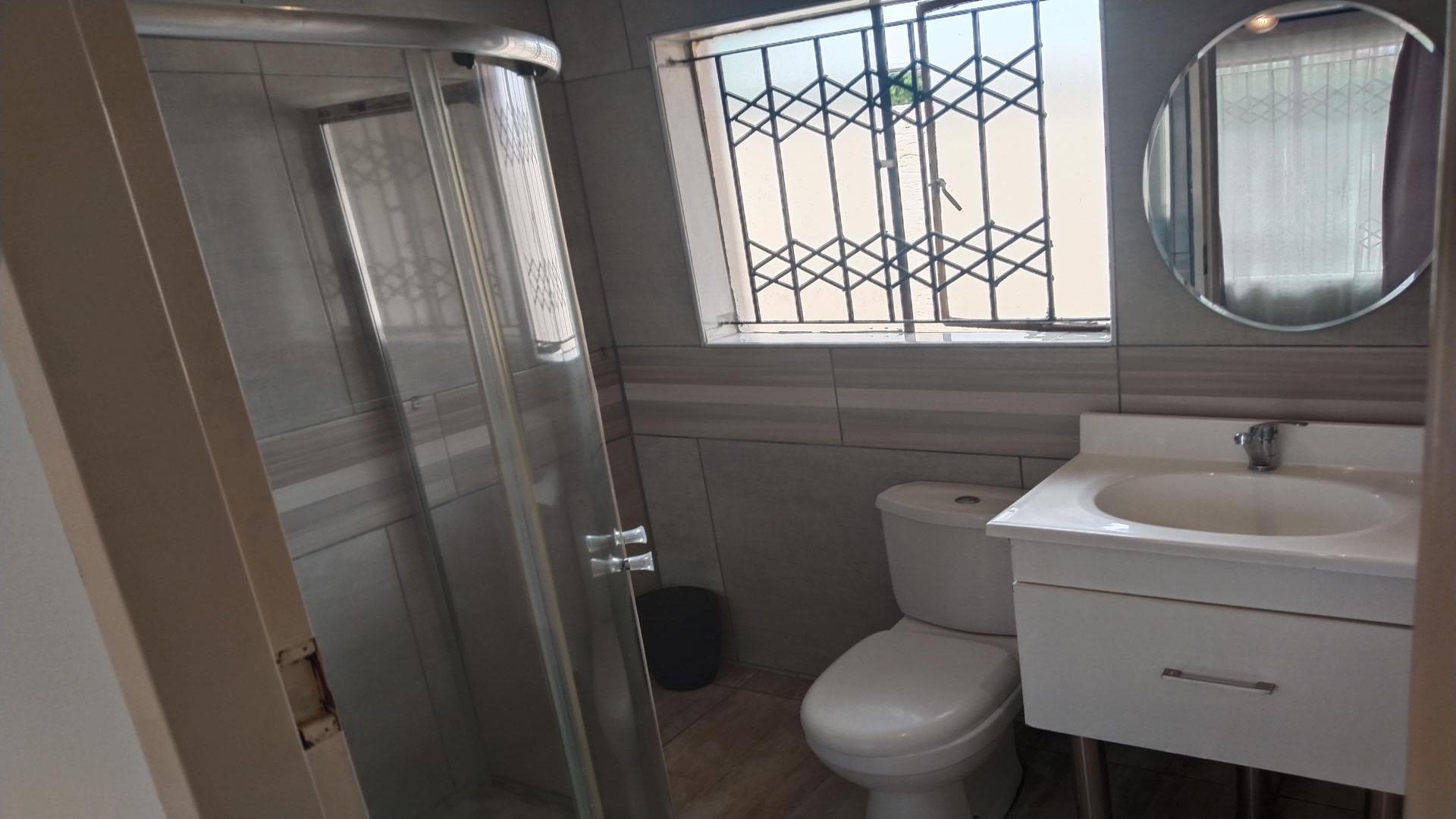 Bathroom 3+ of property in Groblerpark