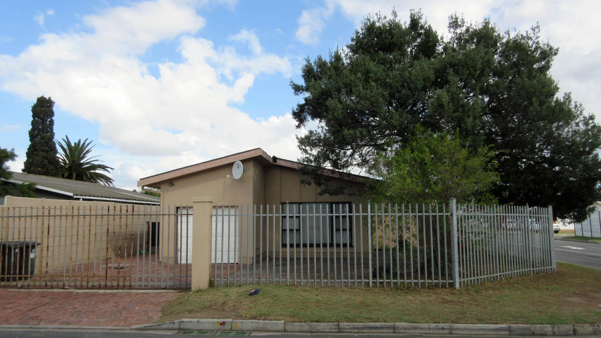 Front View of property in Kraaifontein