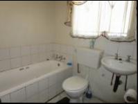 Main Bathroom - 5 square meters of property in Naturena