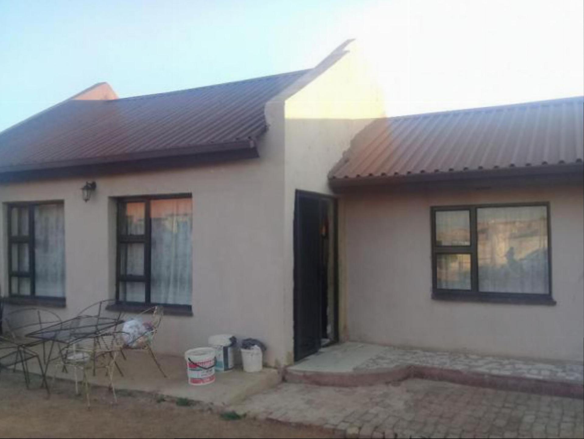 Front View of property in Soshanguve