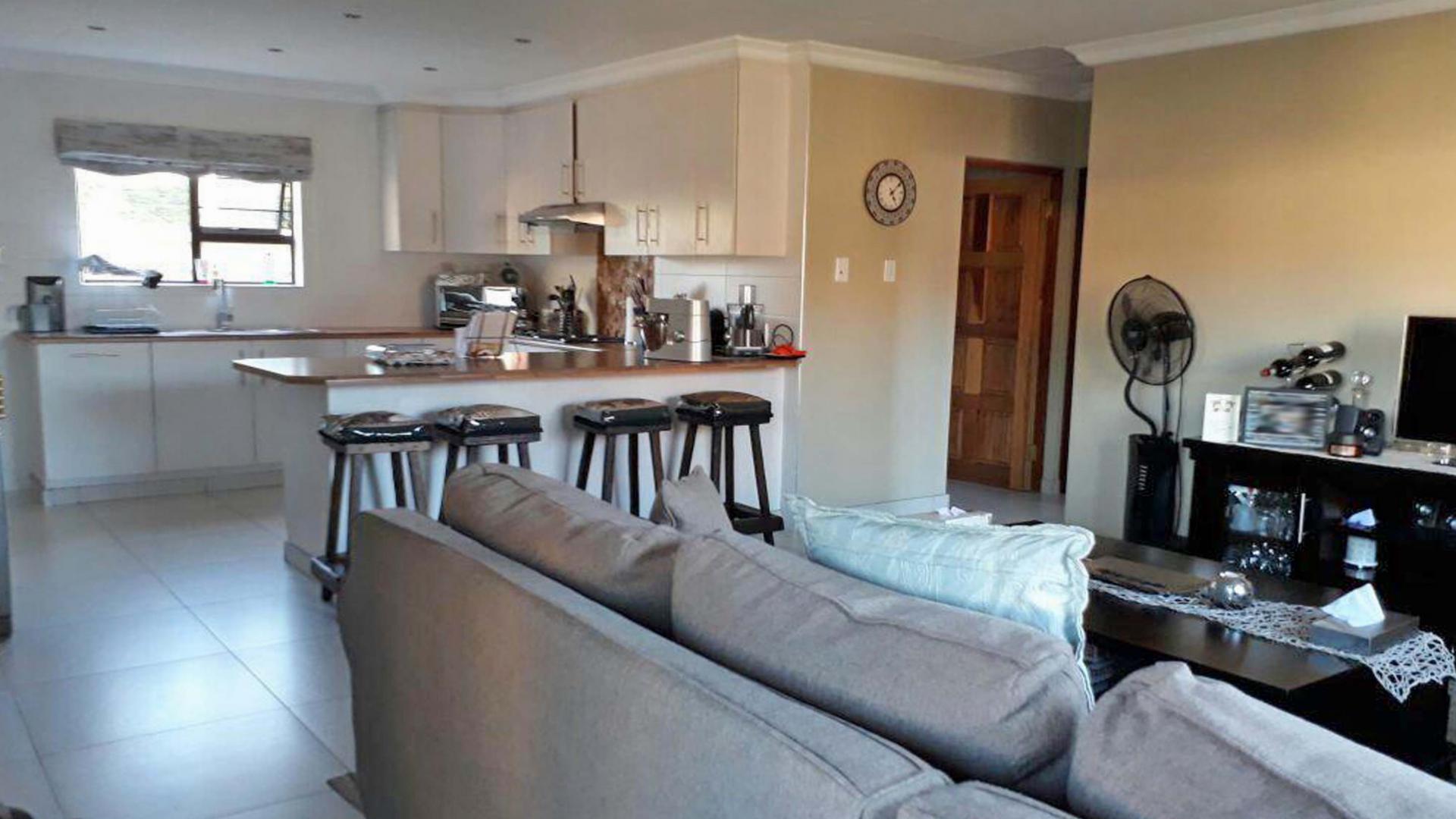 Lounges of property in Secunda