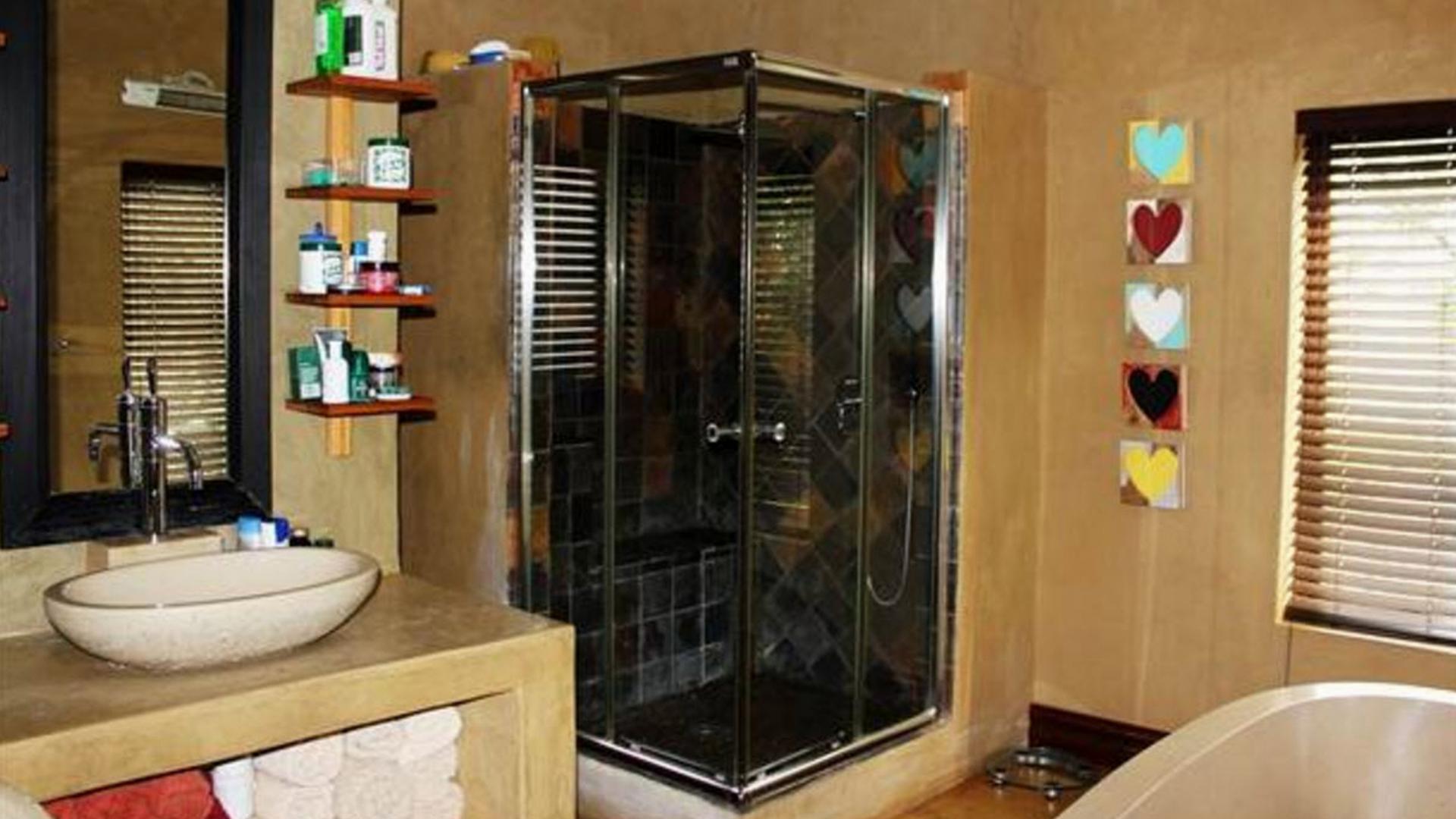 Main Bathroom of property in Boardwalk Meander Estate