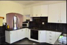 Kitchen - 16 square meters of property in Hibberdene