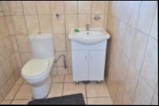Bathroom 1 - 6 square meters of property in Hibberdene