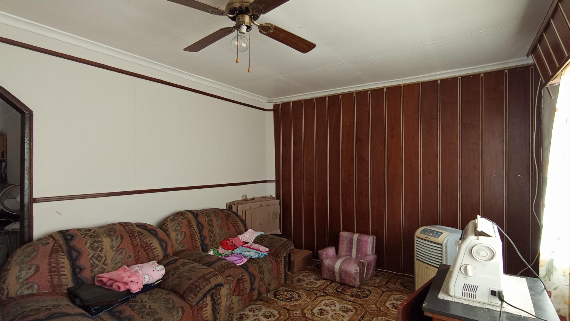 Lounges - 64 square meters of property in Sophiatown