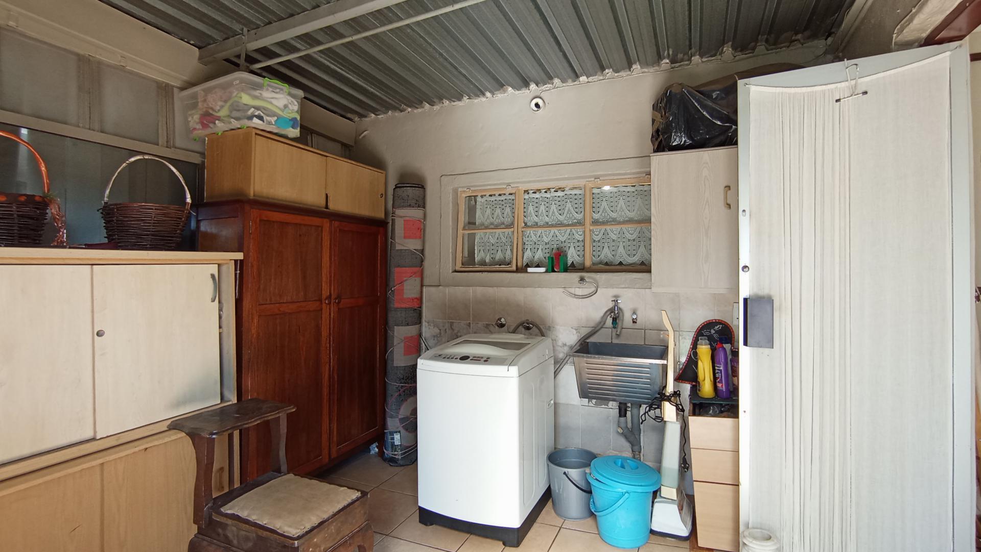 Spaces - 32 square meters of property in Sophiatown