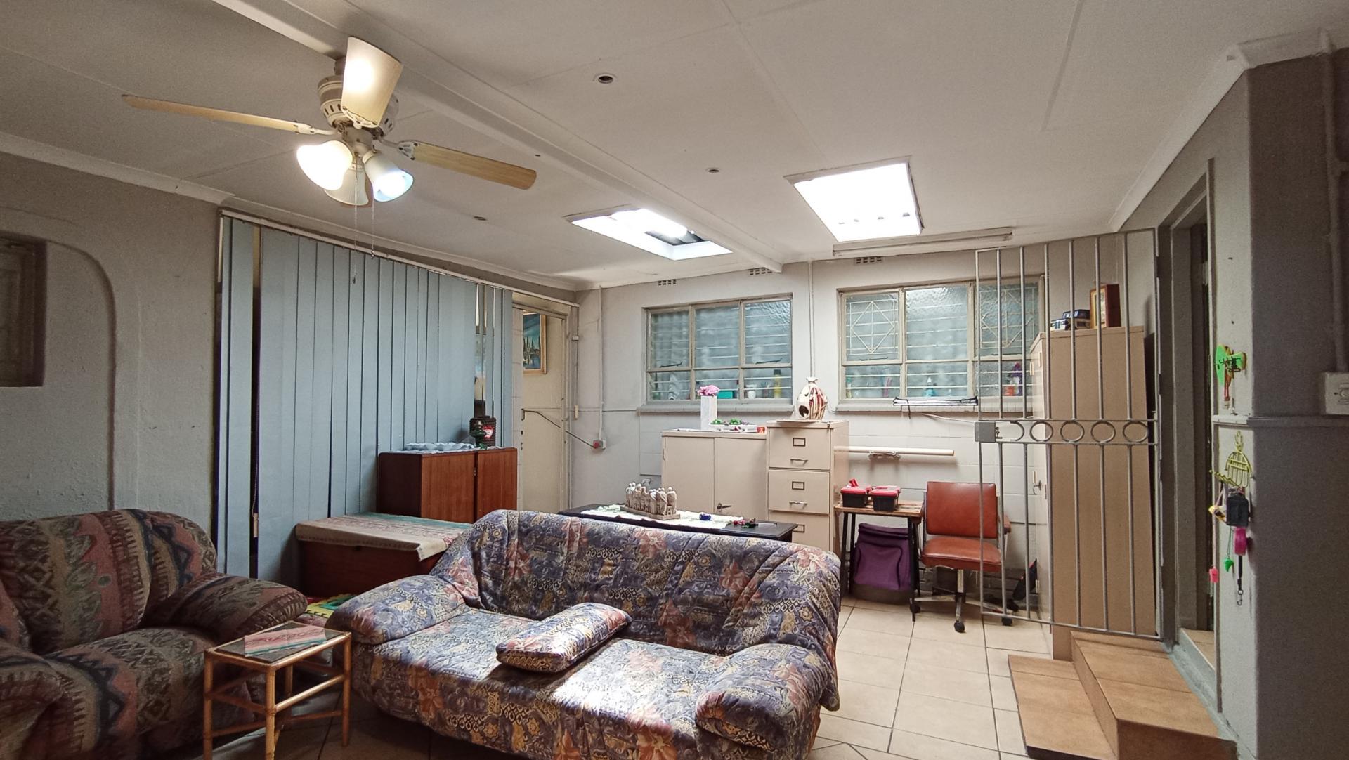 Lounges - 64 square meters of property in Sophiatown